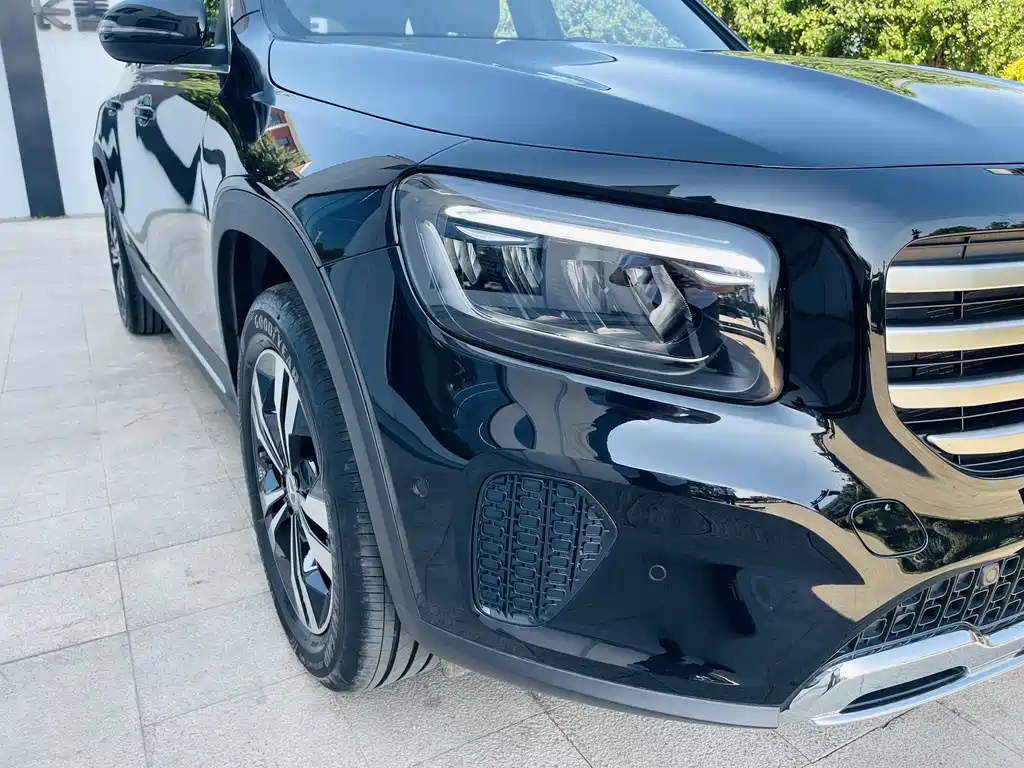 MERCEDES BENZ GLB 2024