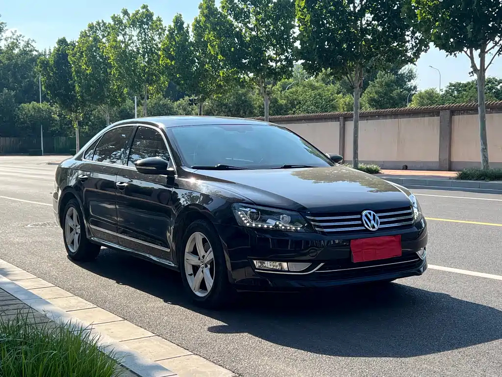 VOLKSWAGEN PASSAT 2015