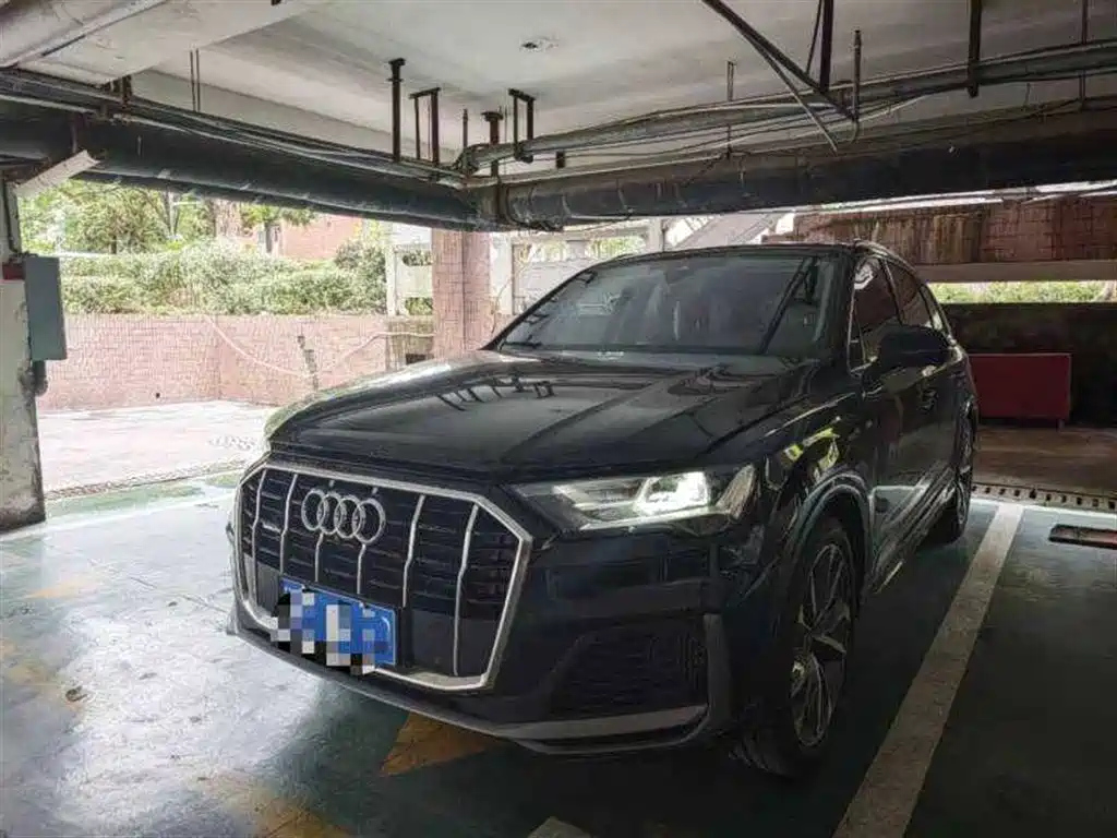 AUDI Q7 2023