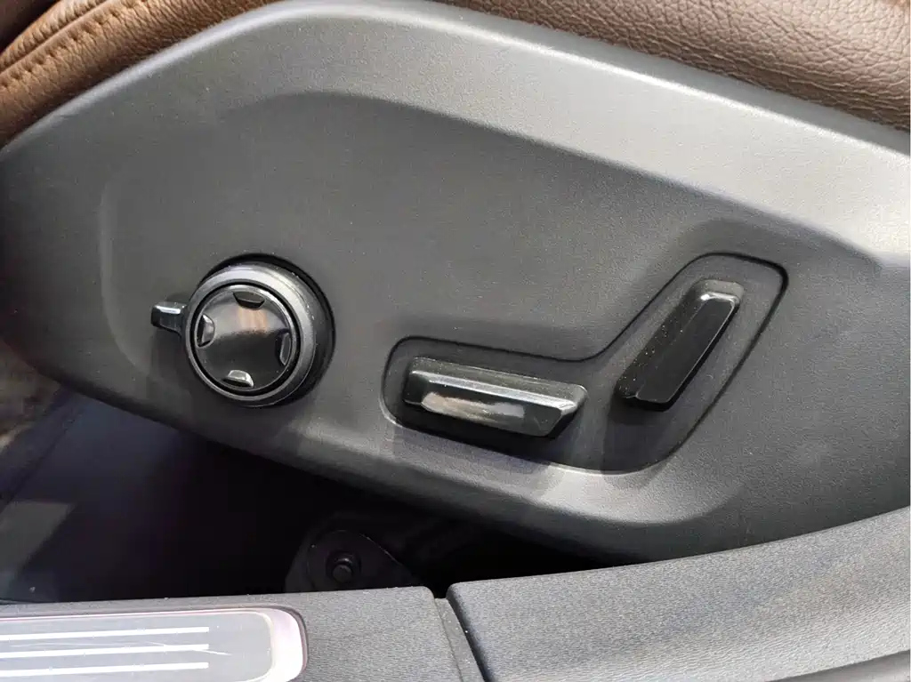 VOLVO S90 2023