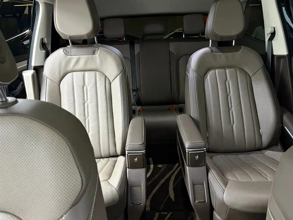 VOLKSWAGEN VILORAN 2022