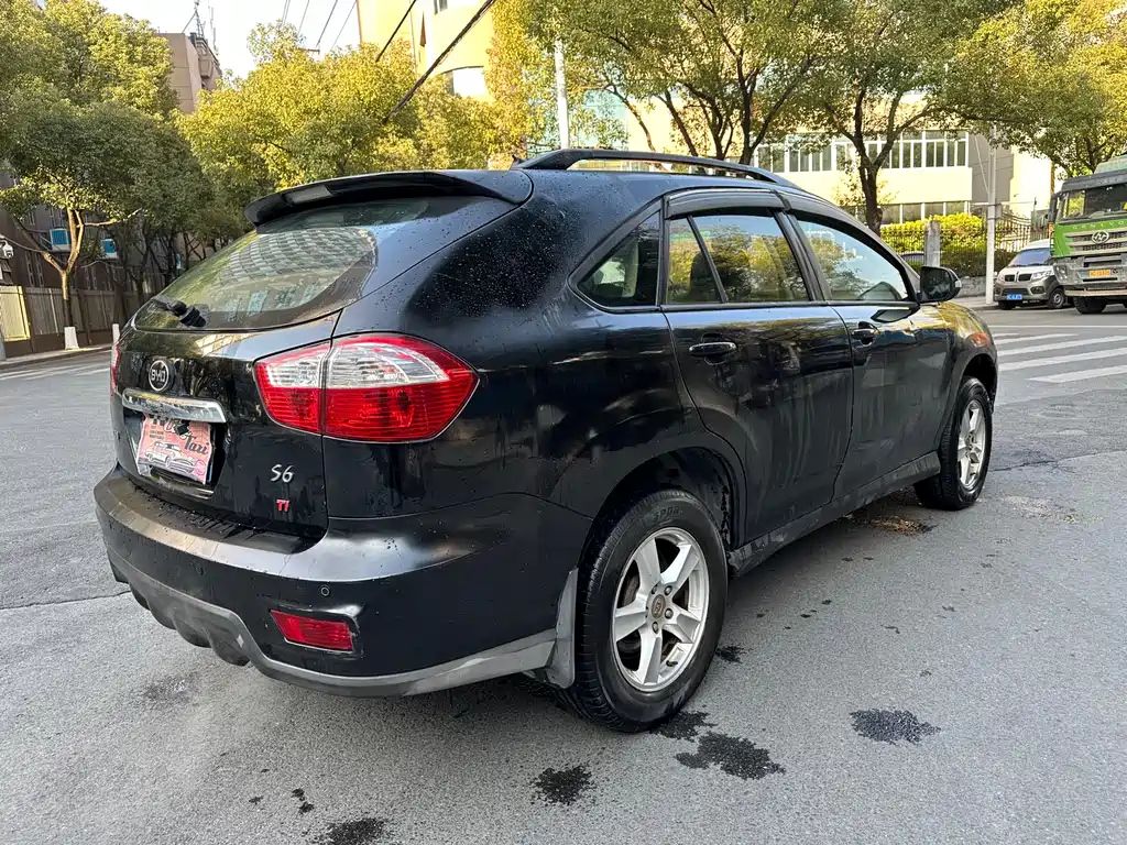BYD S6 2014