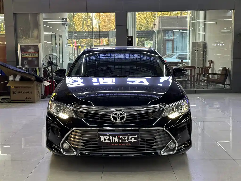 TOYOTA CAMRY 2016