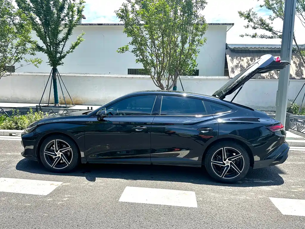 MG MG7 2023