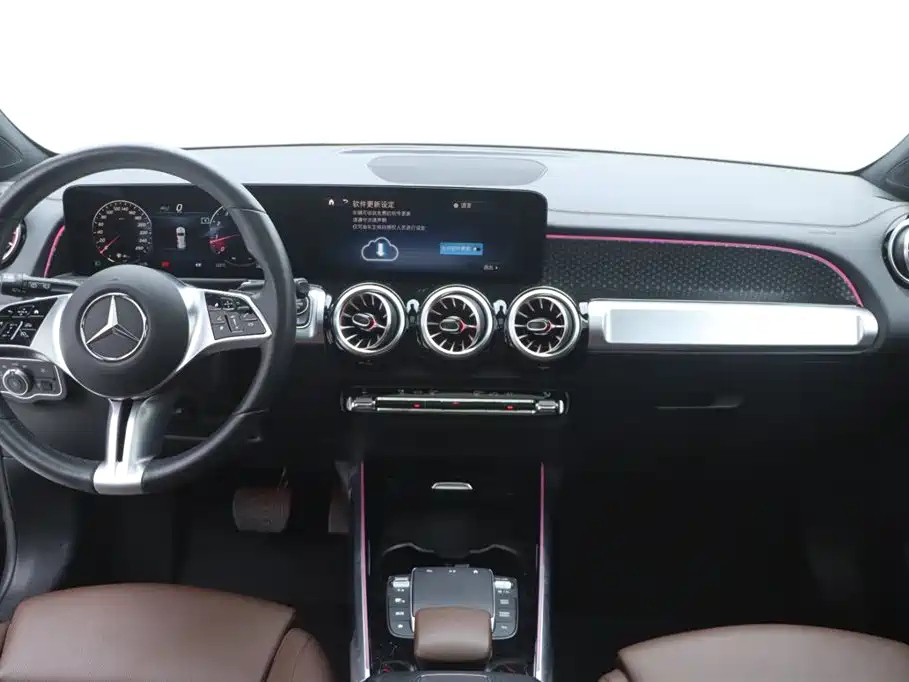 MERCEDES BENZ GLB 2023