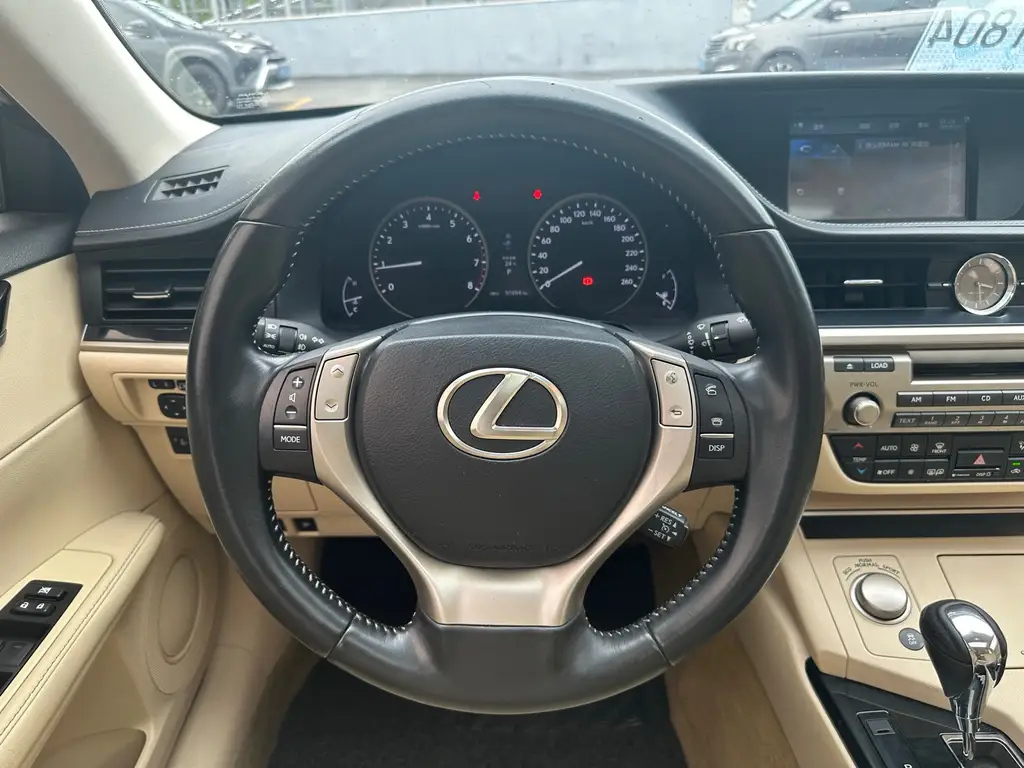 LEXUS ES 2013
