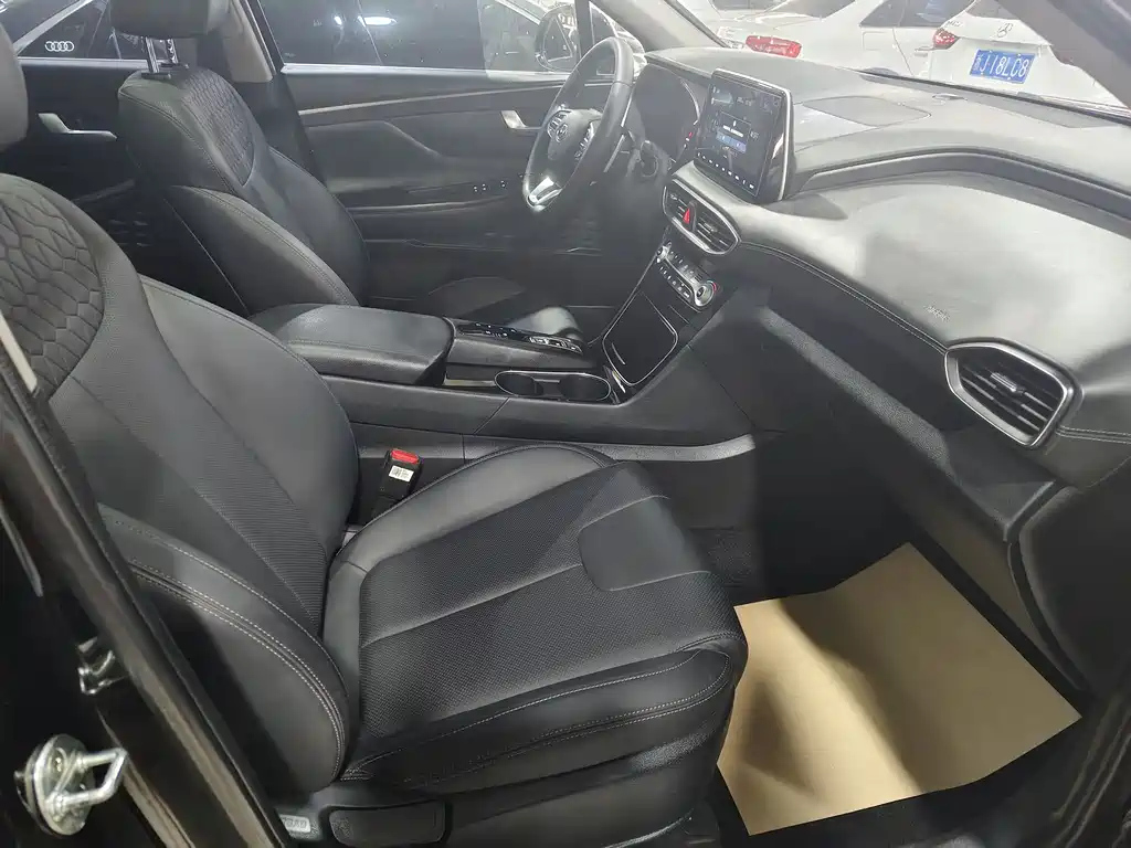 HYUNDAI SANTAFE 2020