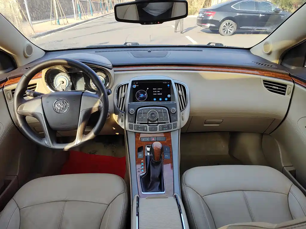 BUICK LACROSSE 2012
