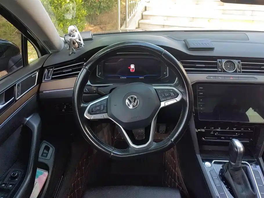 VOLKSWAGEN MAGOTAN 2020