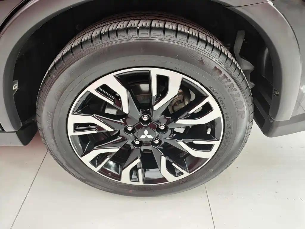 MITSUBISHI OUTLANDER 2021