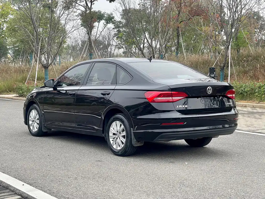 VOLKSWAGEN LAVIDA 2020