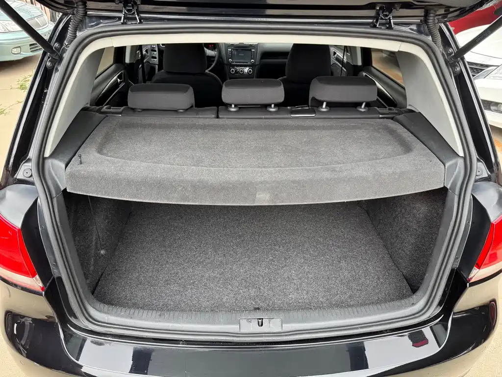VOLKSWAGEN GOLF 2011