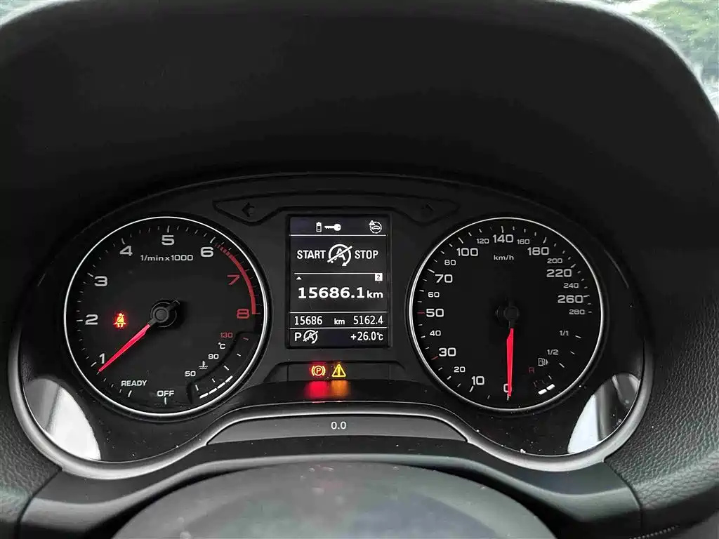 AUDI Q2L 2024