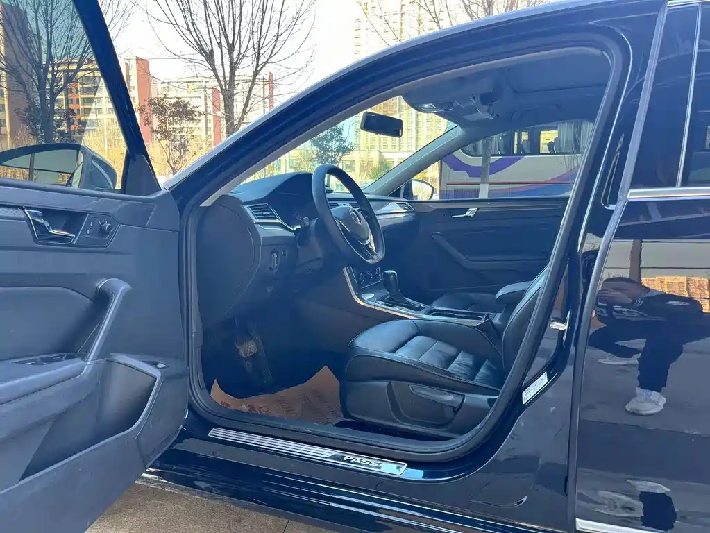 VOLKSWAGEN PASSAT 2018