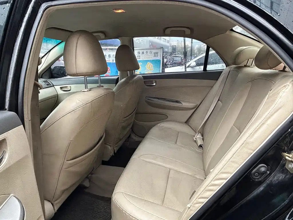 BYD L3 2013