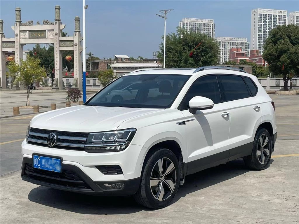 VOLKSWAGEN THARU 2022
