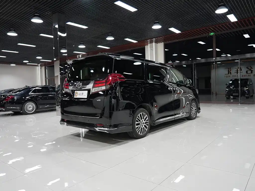 TOYOTA ALPHARD 2018