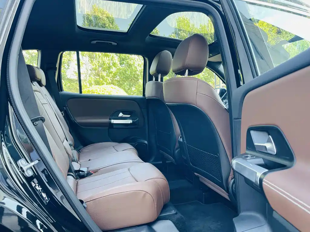 MERCEDES BENZ GLB 2024