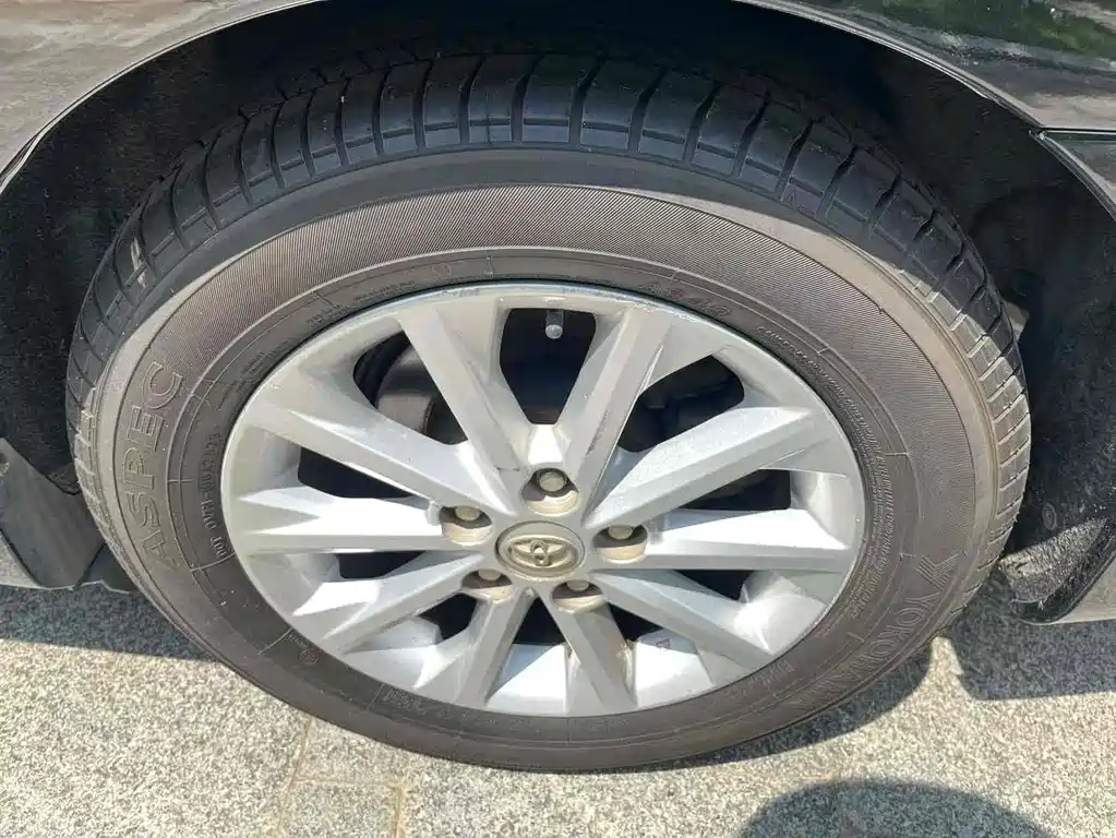 TOYOTA CAMRY 2015