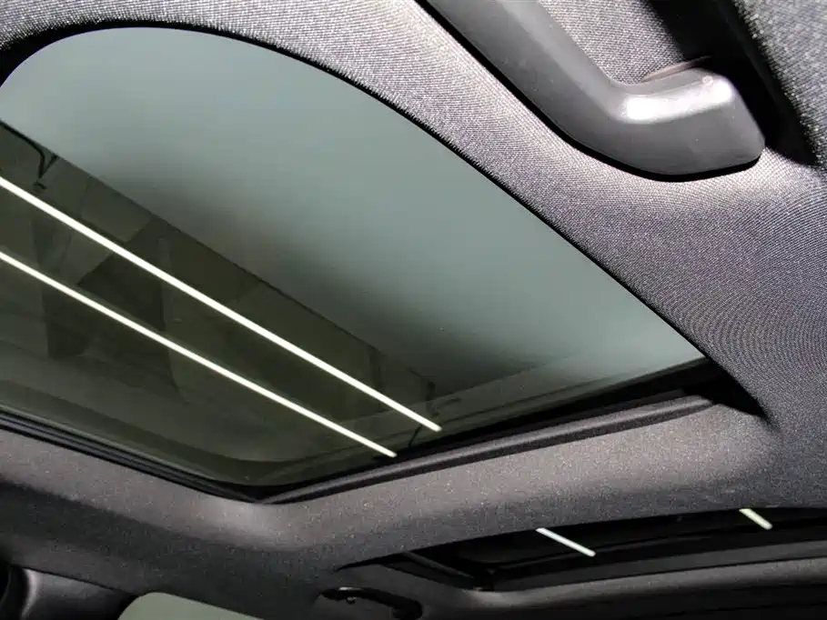 MERCEDES BENZ GLB 2023