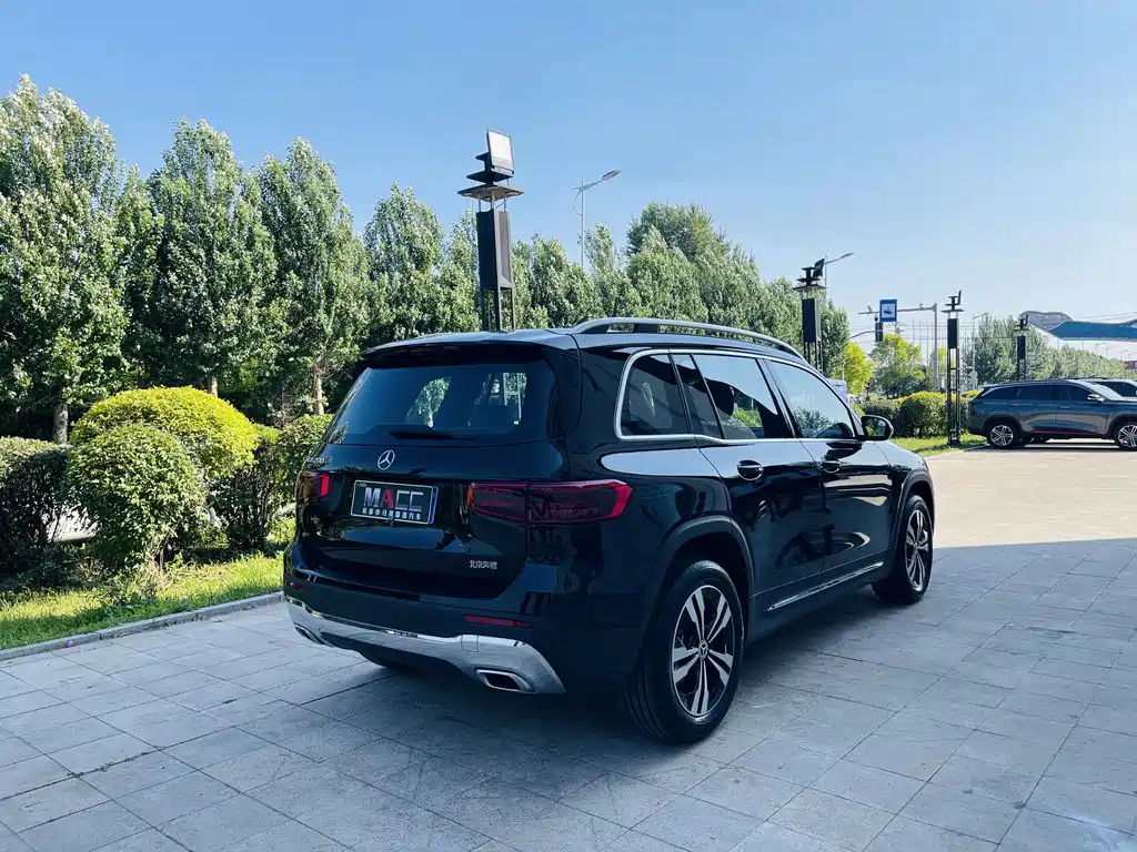 MERCEDES BENZ GLB 2024