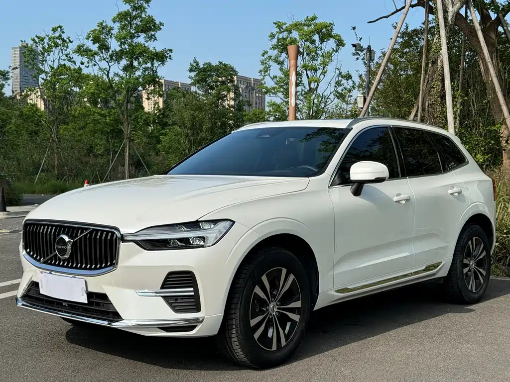 VOLVO XC60 2022