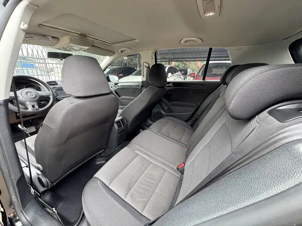 VOLKSWAGEN GOLF 2011