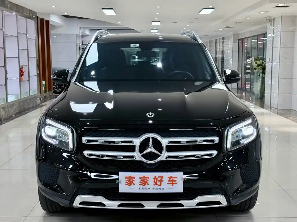 MERCEDES BENZ GLB 2023