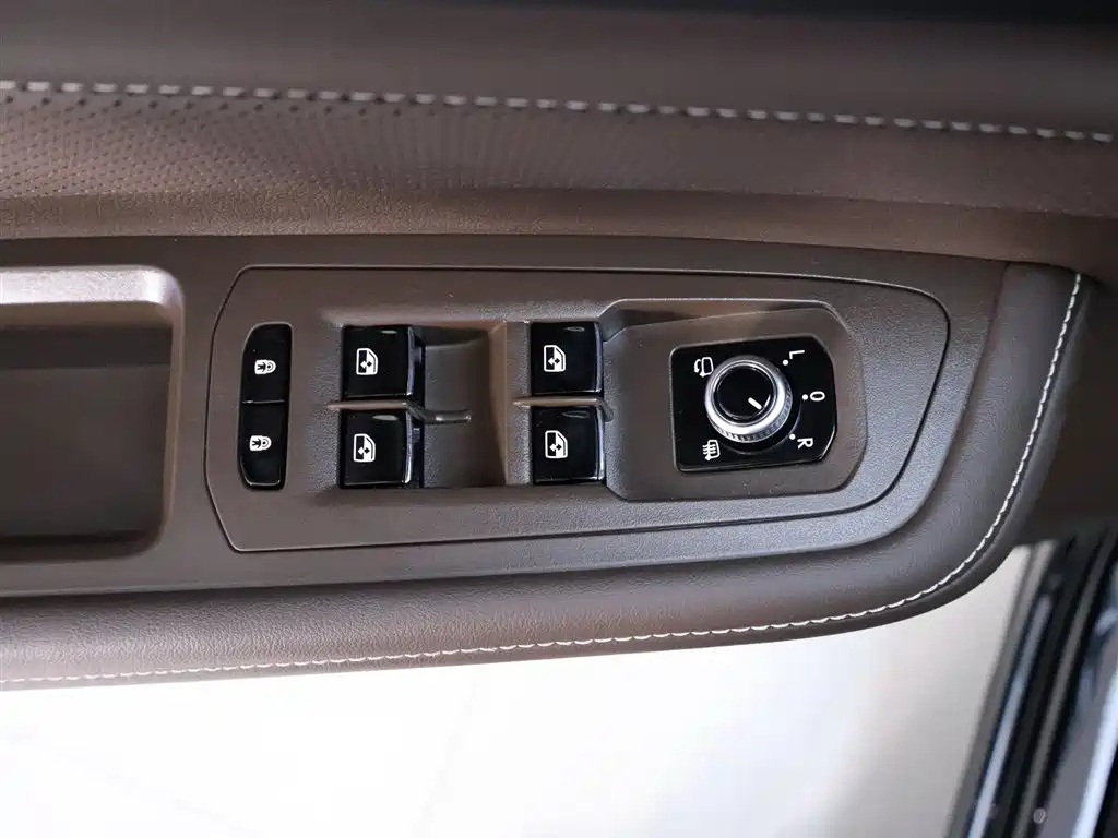 VOLKSWAGEN VILORAN 2024