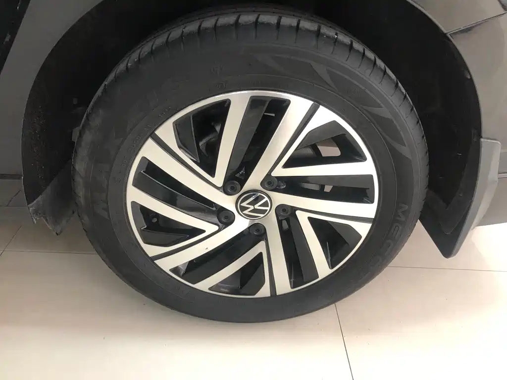 VOLKSWAGEN LAVIDA 2023