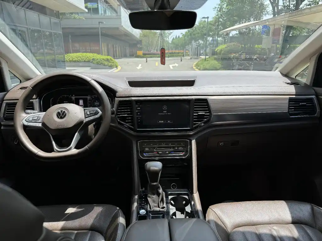VOLKSWAGEN VILORAN 2020
