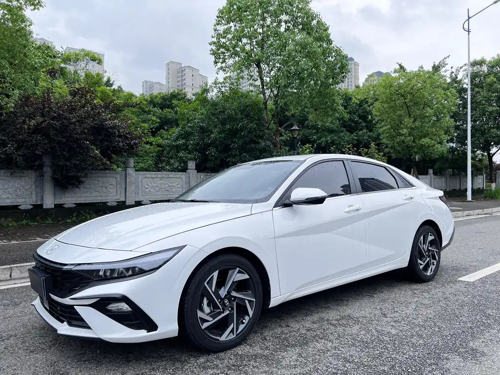HYUNDAI ELANTRA 2023