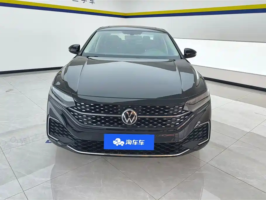 VOLKSWAGEN PASSAT 2022