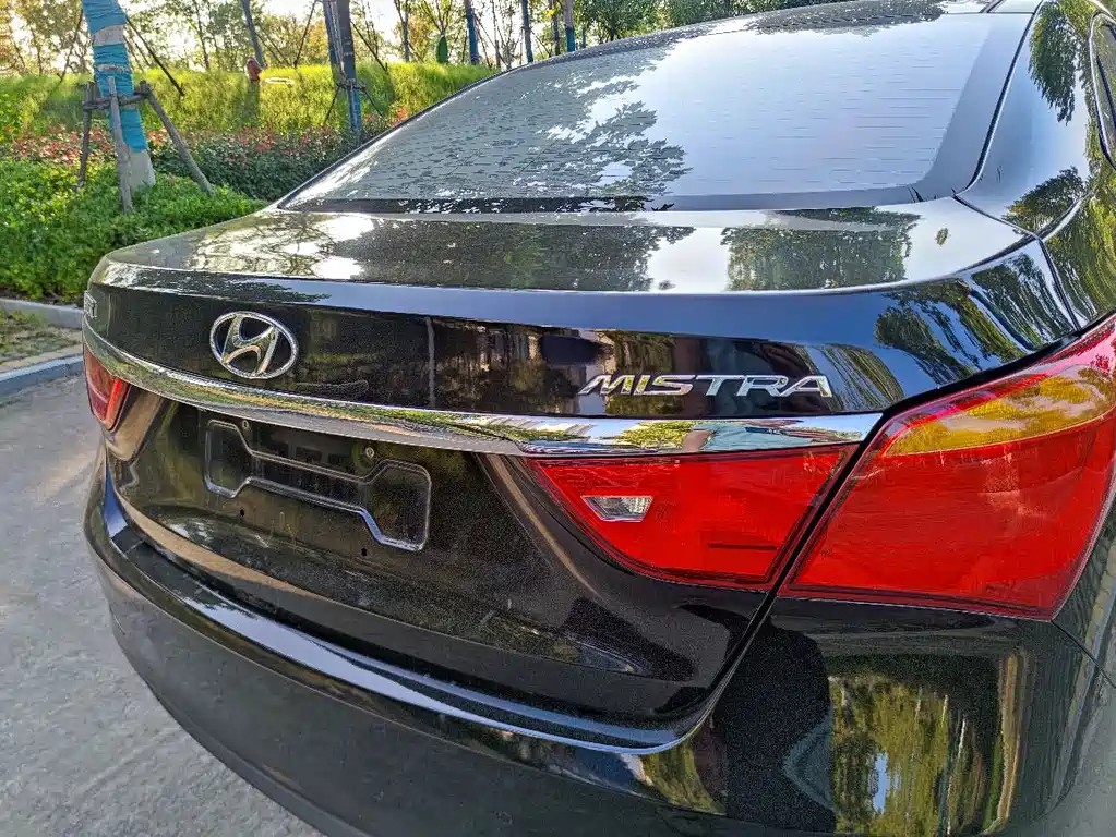 HYUNDAI MISTRA 2015