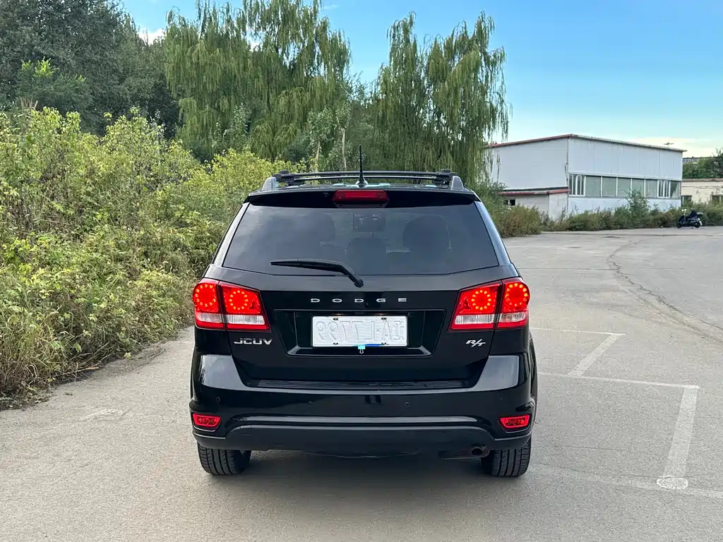 DODGE JCUV 2015