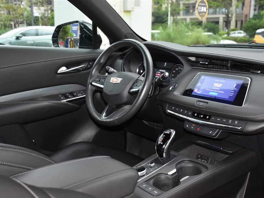 CADILLAC XT4 2021