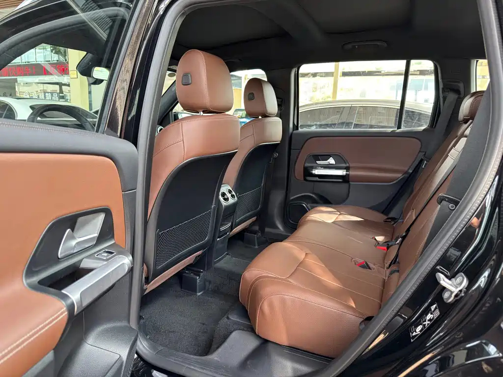 MERCEDES BENZ GLB 2024