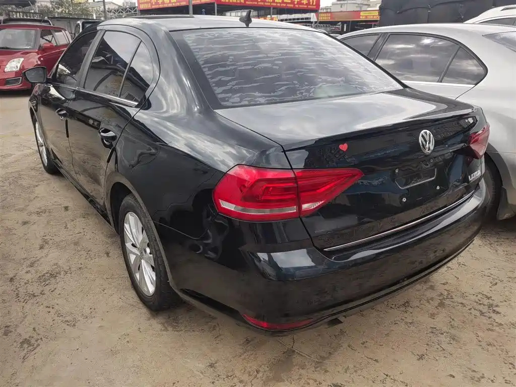 VOLKSWAGEN LAVIDA 2017