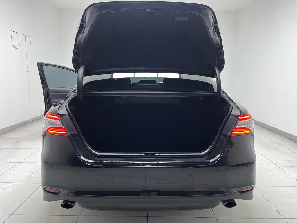 TOYOTA CAMRY 2023