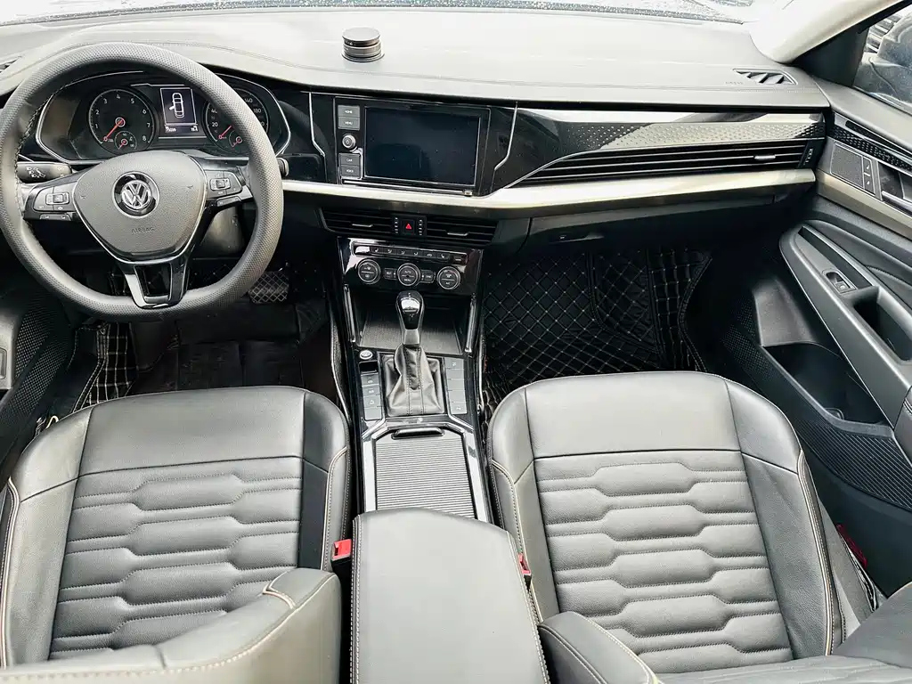 VOLKSWAGEN PASSAT 2019