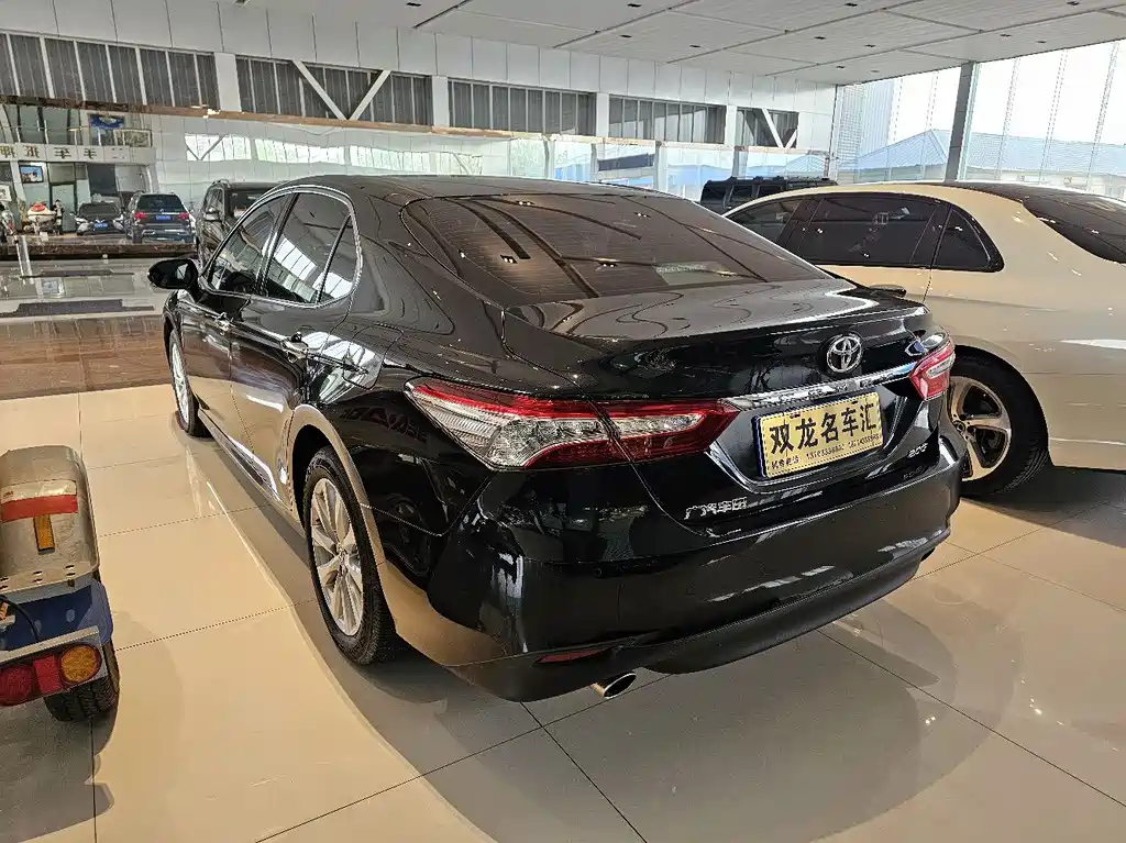 TOYOTA CAMRY 2021