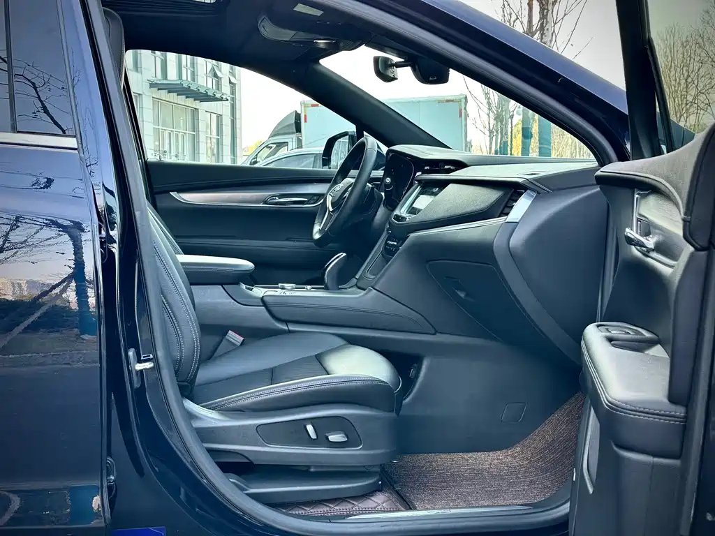 CADILLAC XT5 2021