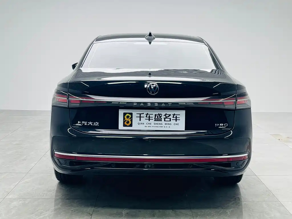 VOLKSWAGEN PASSAT 2025