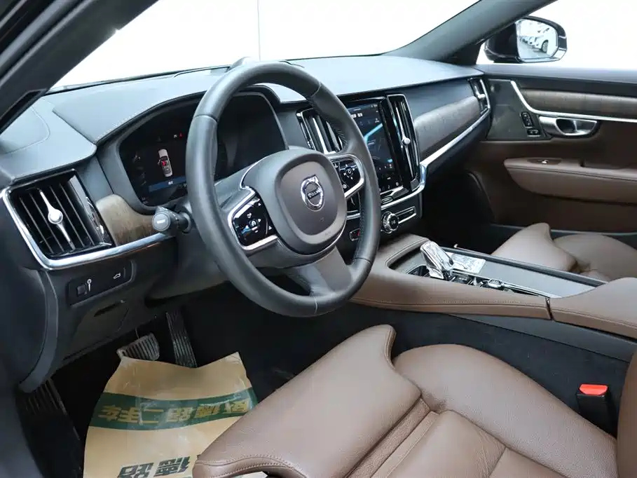 VOLVO S90 2021
