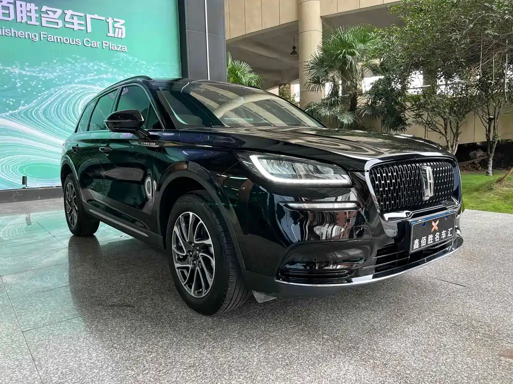 LINCOLN ADVENTURER 2021