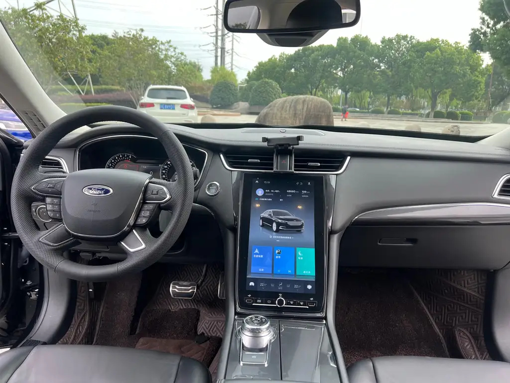 FORD TAURUS 2019
