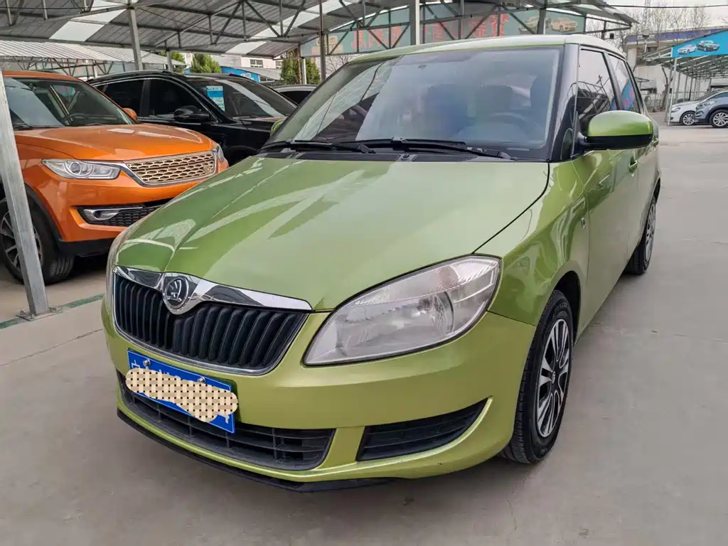 SKODA FABIA 2015