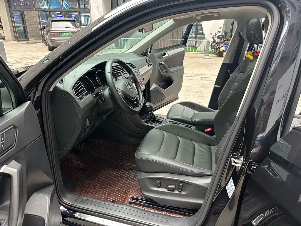 VOLKSWAGEN TIGUAN L 2020