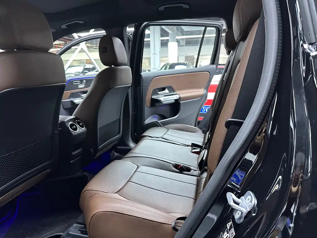 MERCEDES BENZ GLB 2024