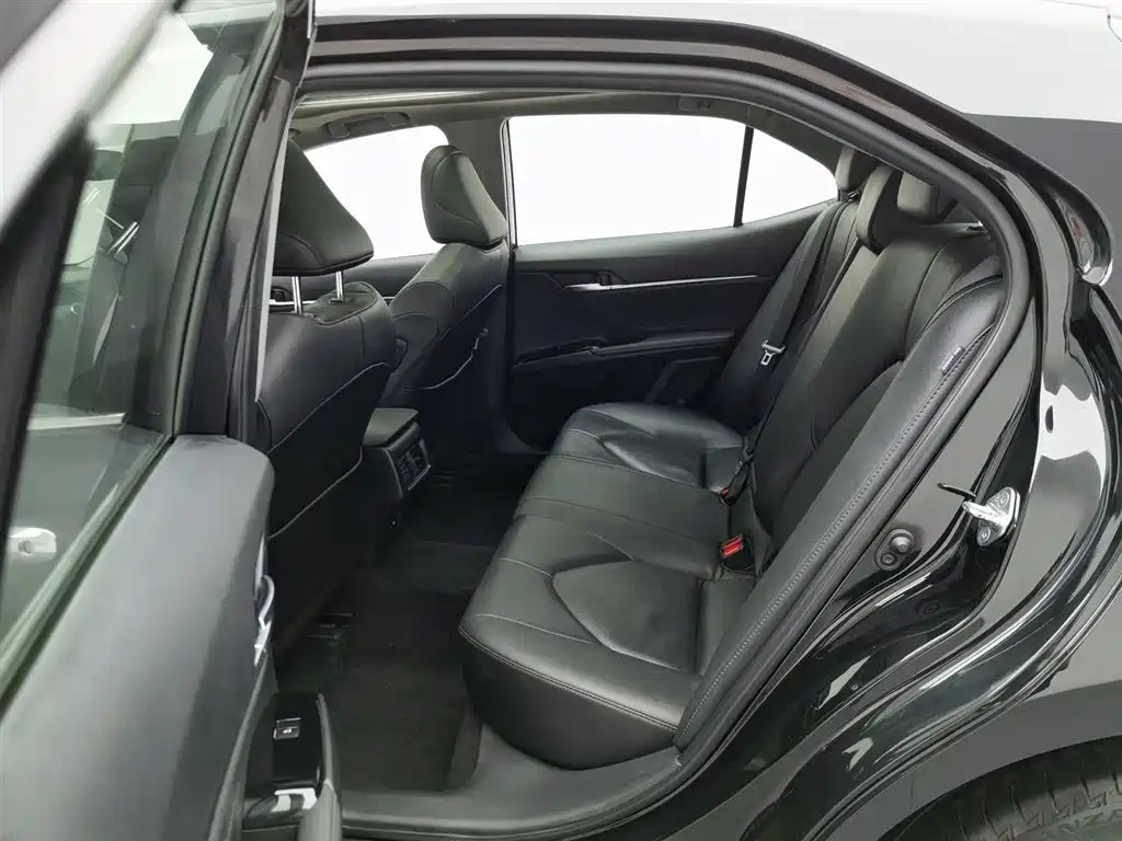 TOYOTA CAMRY 2019